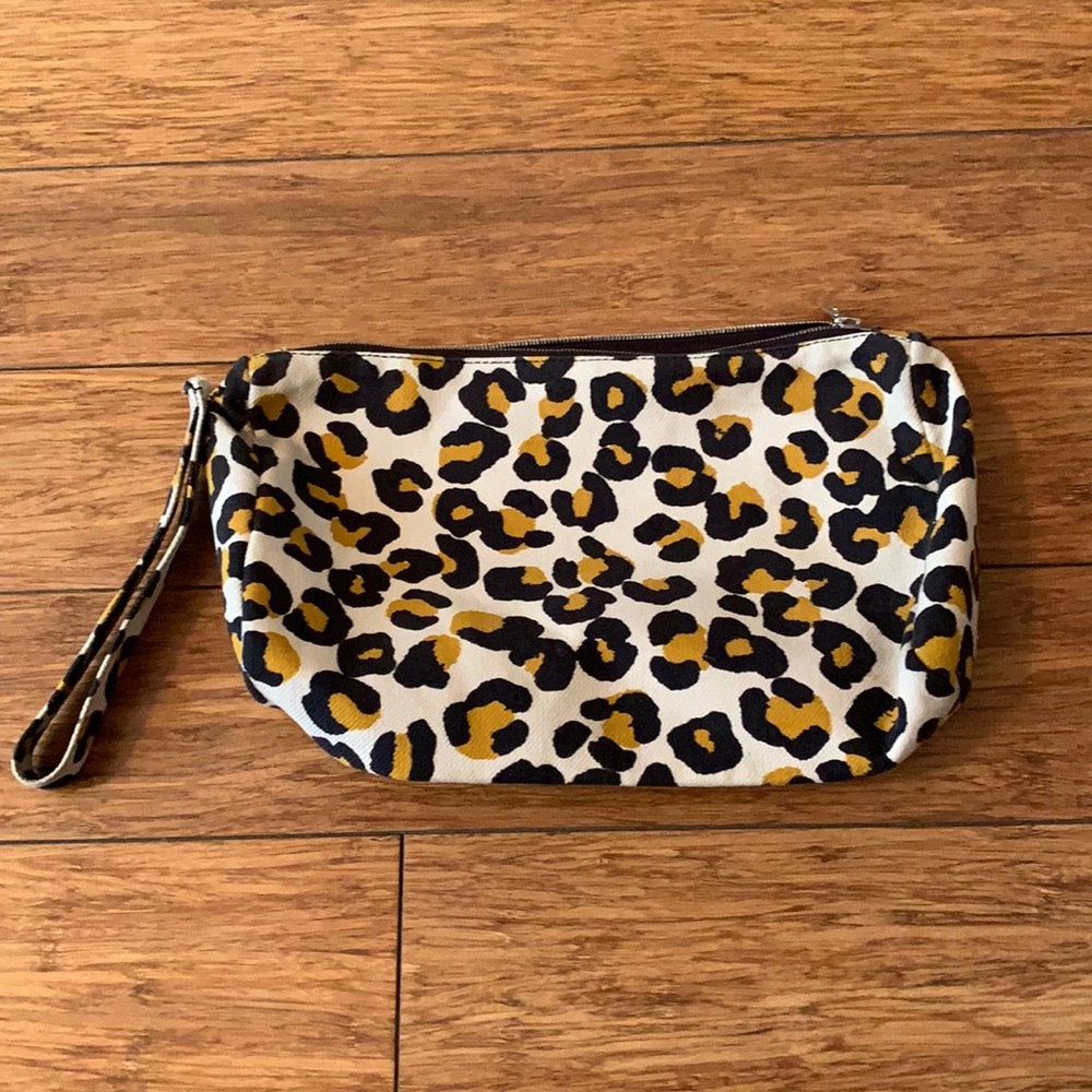 APC leopard clutch